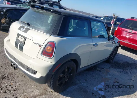 2009 Mini Cooper S z USA, uszkodzony, nr VIN WMWMF73589TW85437